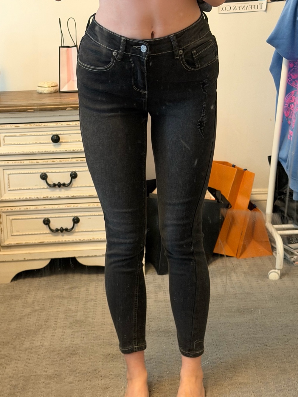 High-Rise Black Skinny Jeans — Sleek Stretch Fit